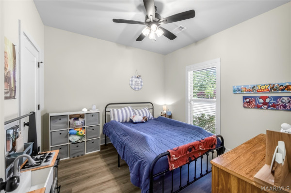 16 Village Knoll