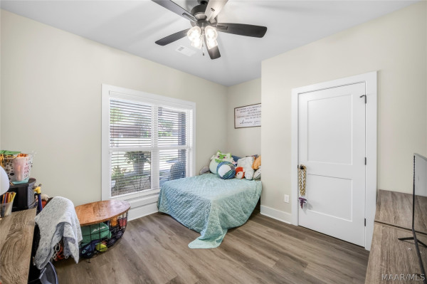 16 Village Knoll