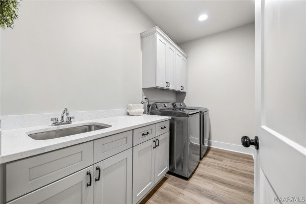 16 Village Knoll