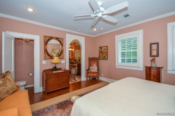 1348 Magnolia Curve