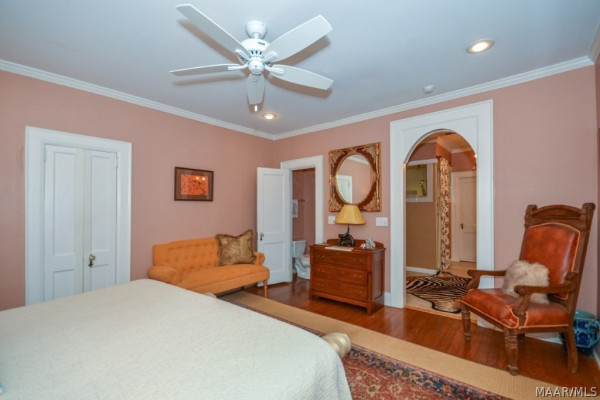 1348 Magnolia Curve