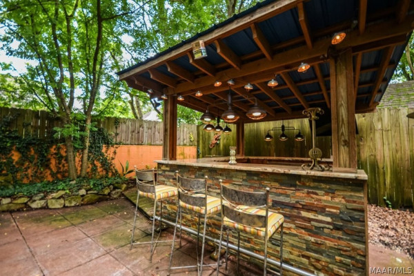 1348 Magnolia Curve