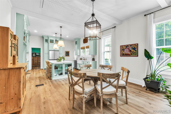 210 W Coosa Street