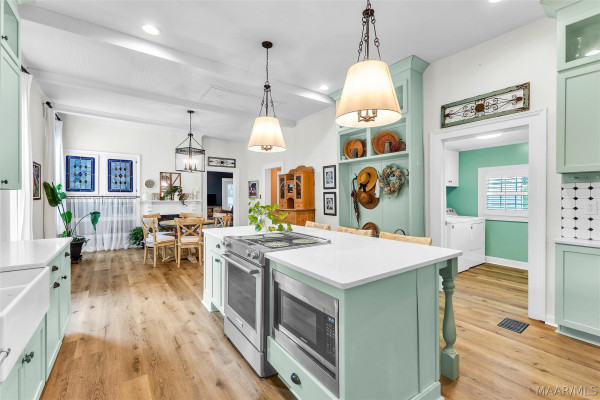 210 W Coosa Street