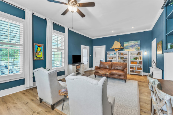 210 W Coosa Street