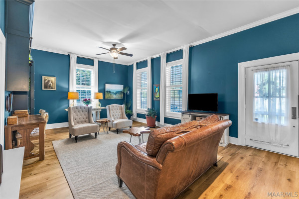 210 W Coosa Street