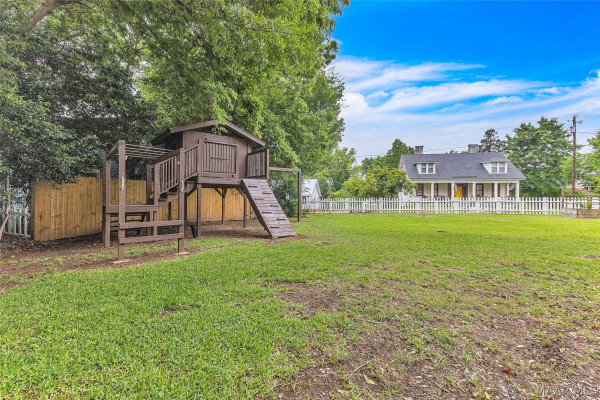 210 W Coosa Street