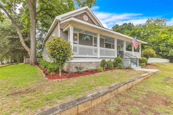 210 W Coosa Street