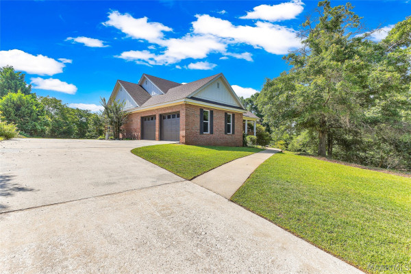 221 Doe Drive