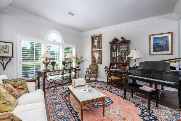 307 Foxhall Road