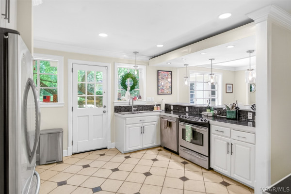 2136 Campbell Road