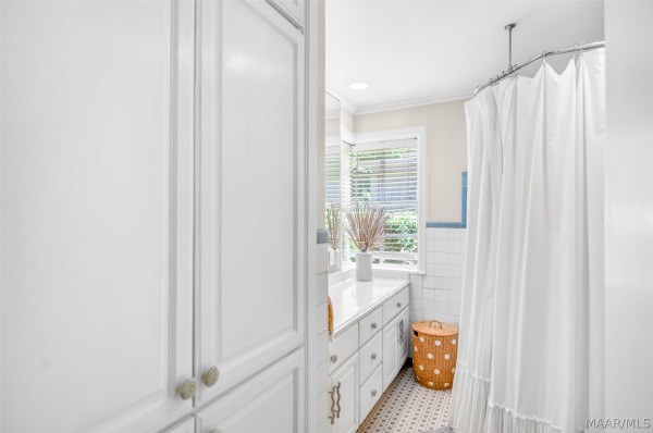 2136 Campbell Road