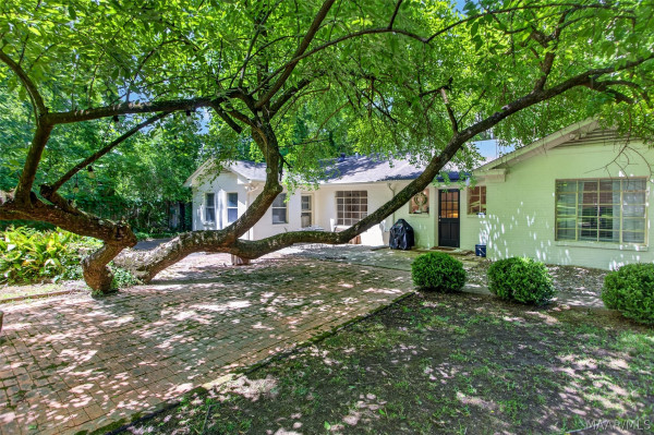 2136 Campbell Road