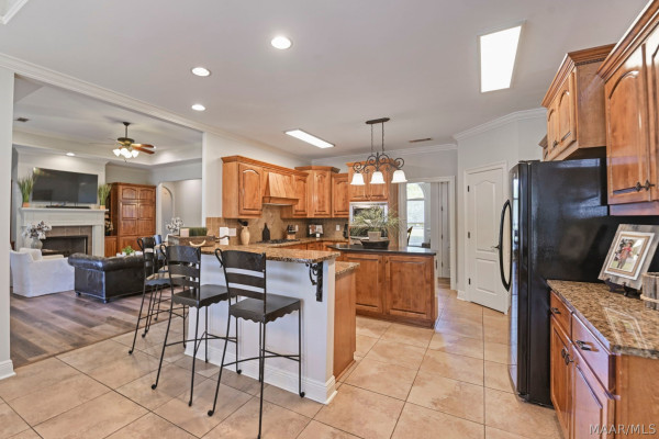 2713 WYNFREY Drive