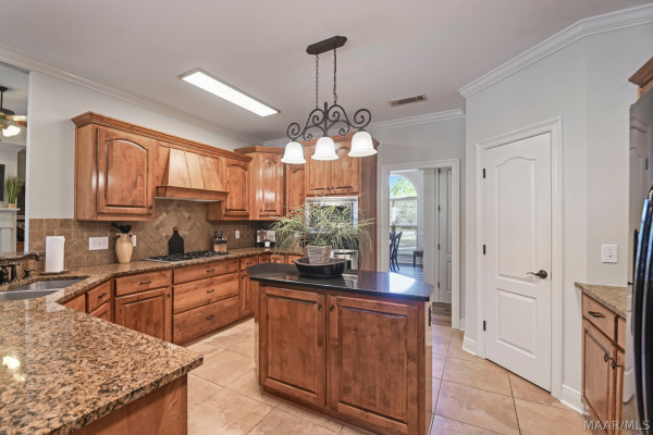 2713 WYNFREY Drive