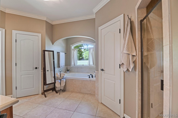 2713 WYNFREY Drive