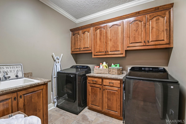2713 WYNFREY Drive