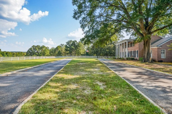 101 St Thomas Avenue