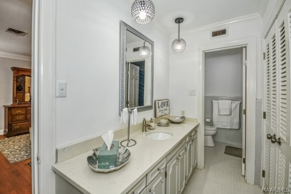 101 St Thomas Avenue