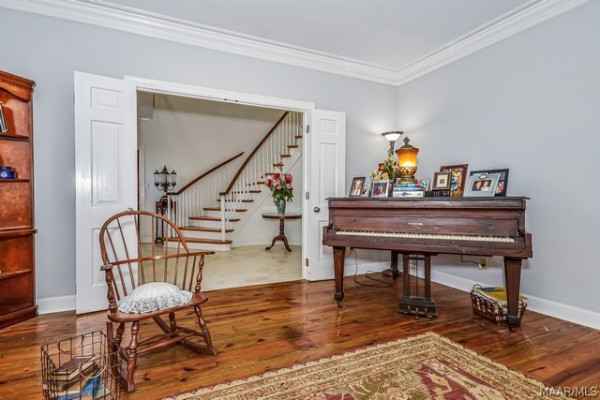 101 St Thomas Avenue