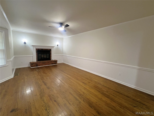 3581 Honeysuckle Road