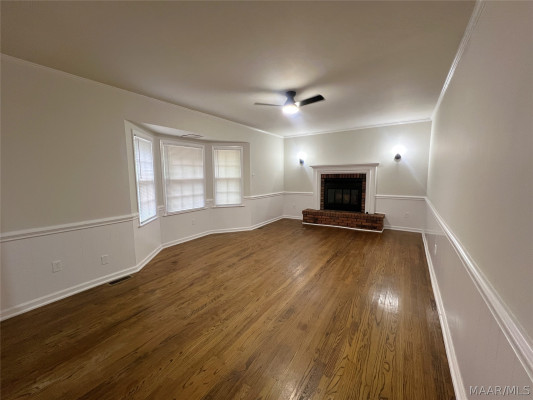 3581 Honeysuckle Road