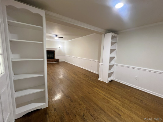 3581 Honeysuckle Road