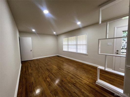 3581 Honeysuckle Road