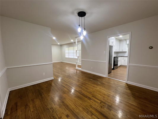 3581 Honeysuckle Road