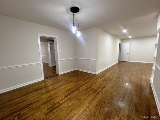 3581 Honeysuckle Road