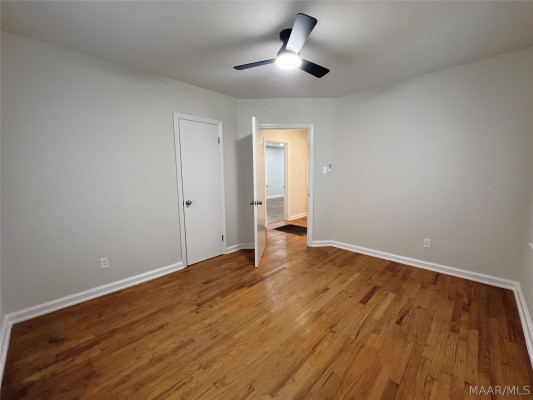 3581 Honeysuckle Road