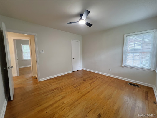 3581 Honeysuckle Road