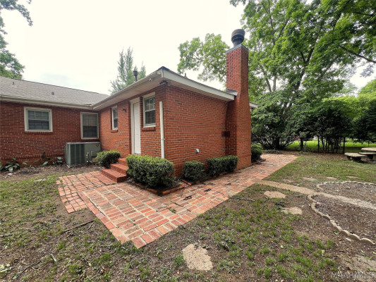3581 Honeysuckle Road