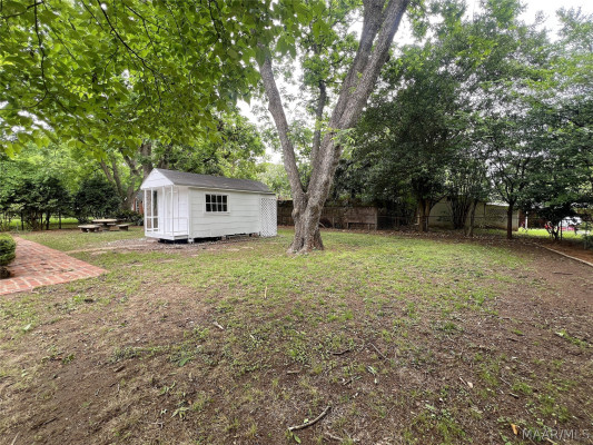3581 Honeysuckle Road