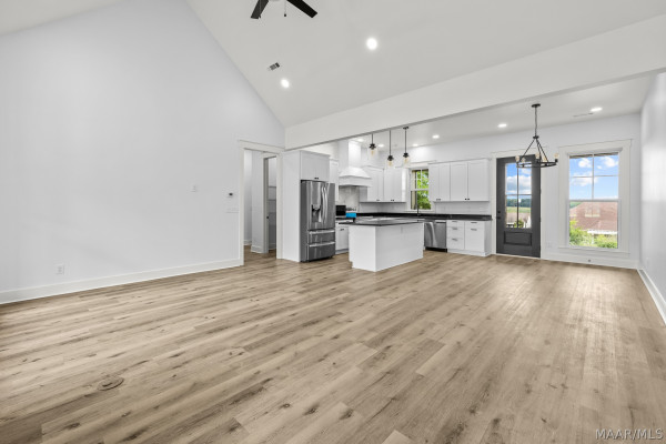 1604 4TH Avenue N