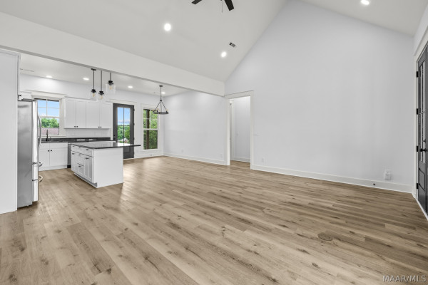1604 4TH Avenue N