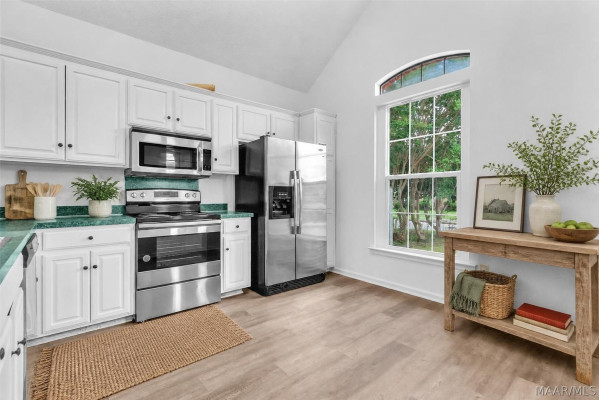 6021 WOODRUN Court