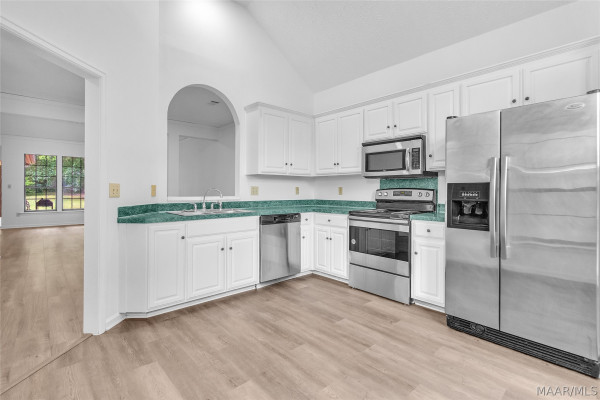 6021 WOODRUN Court