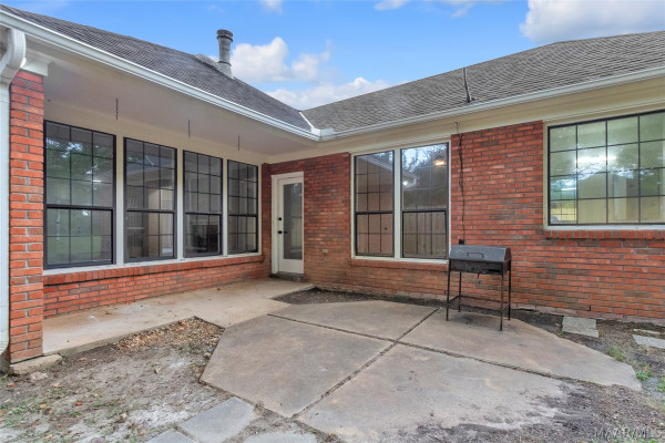 6021 WOODRUN Court