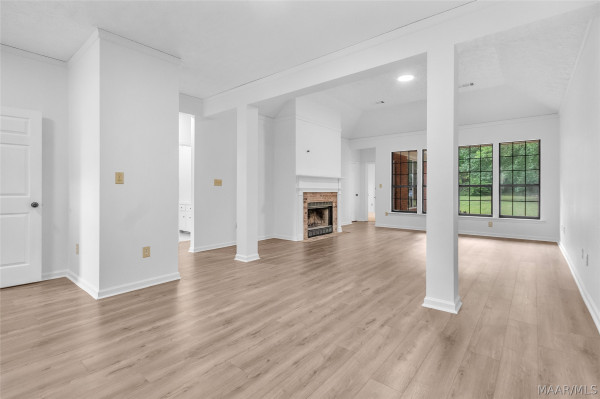 6021 WOODRUN Court