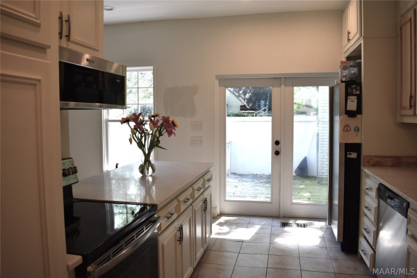 617 Thorn Place