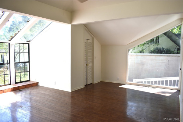 617 Thorn Place