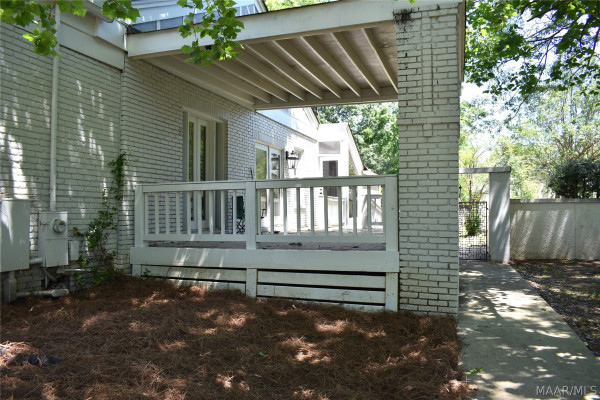 617 Thorn Place