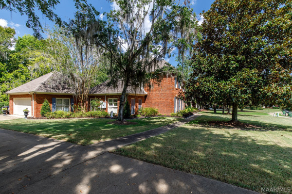 8120 Mossy Oak Drive