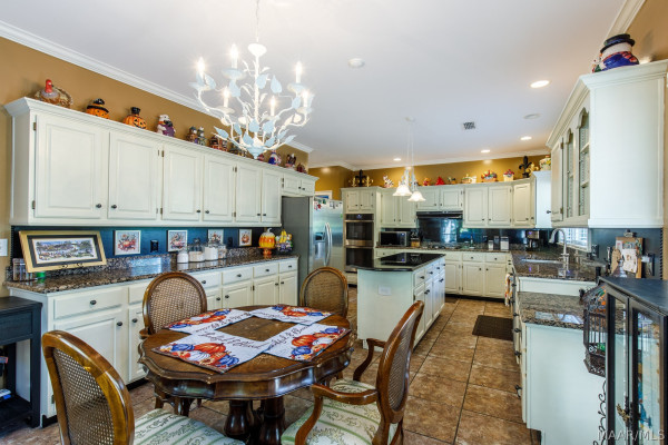 8120 Mossy Oak Drive
