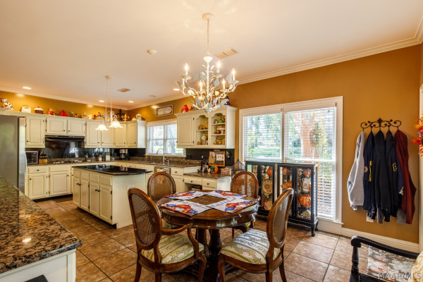 8120 Mossy Oak Drive