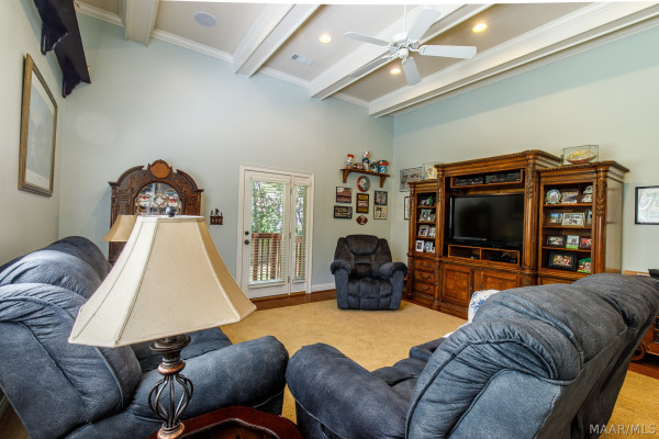 8120 Mossy Oak Drive