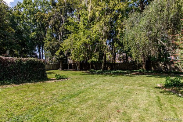 8120 Mossy Oak Drive