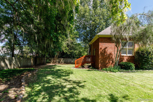 8120 Mossy Oak Drive