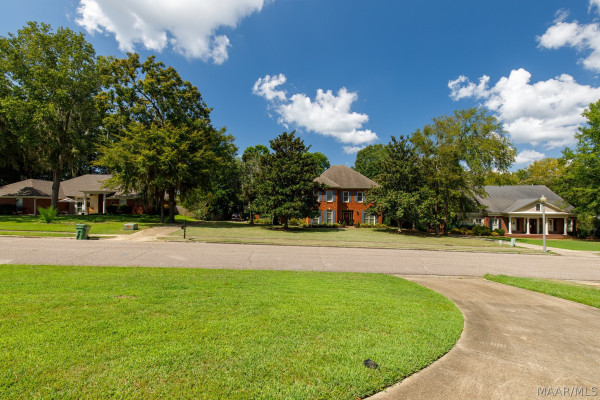8120 Mossy Oak Drive